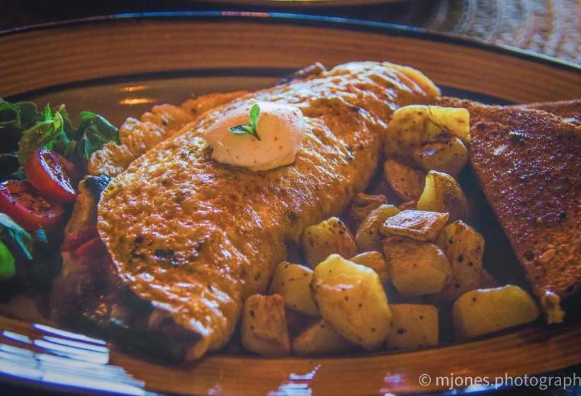 The Fraser River's Edge B&b Lodge