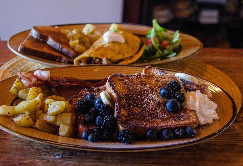 The Fraser River's Edge B&b Lodge