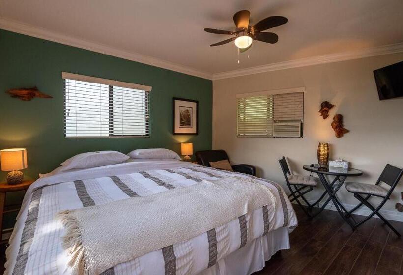 The Fraser River's Edge B&b Lodge