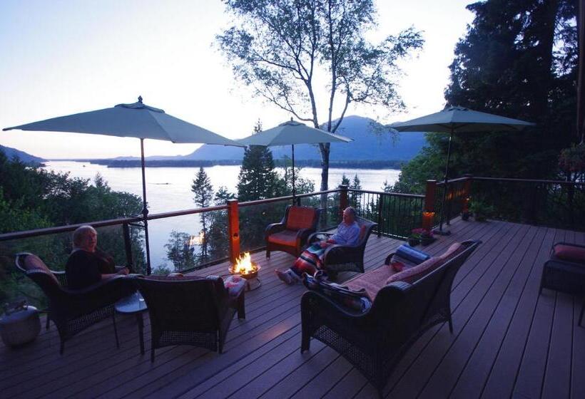 The Fraser River's Edge B&b Lodge