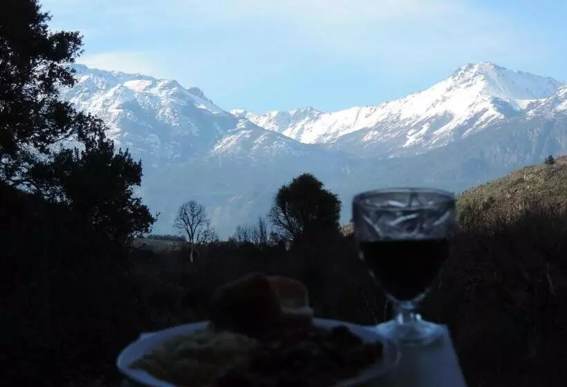 Retkeilymaja Hosteria El Hoyo