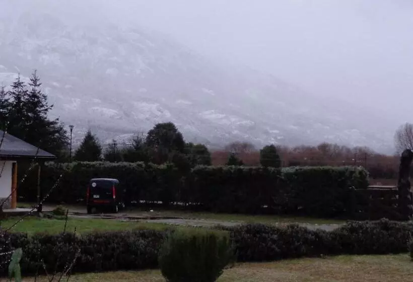 Retkeilymaja Hosteria El Hoyo