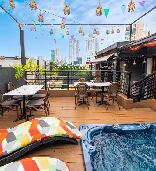 הוסטל Unwnd Boutique Hotel Makati