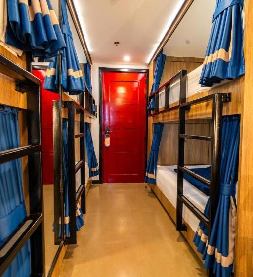 הוסטל Unwnd Boutique Hotel Makati