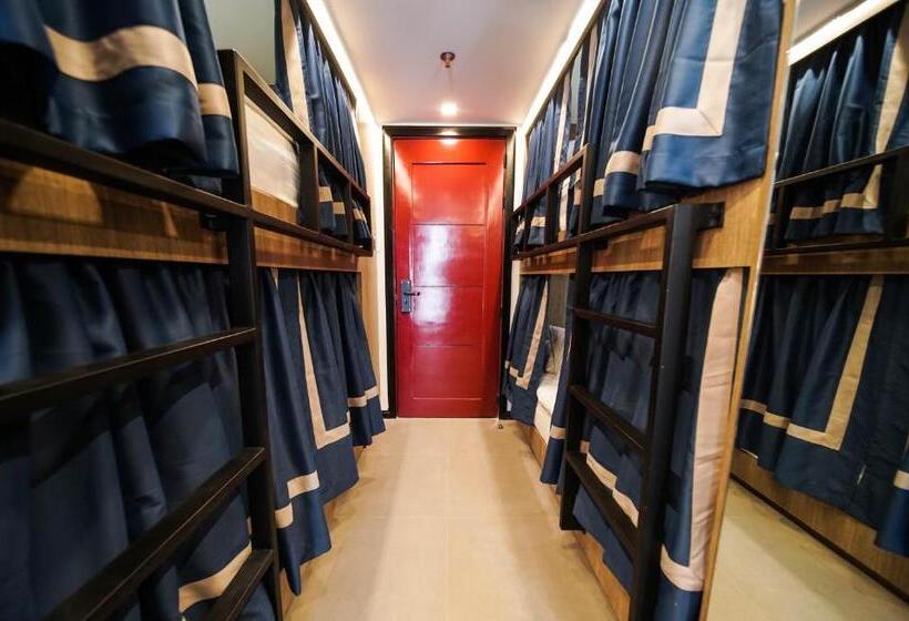 הוסטל Unwnd Boutique Hotel Makati