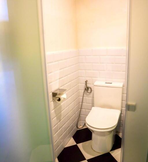 הוסטל Unwnd Boutique Hotel Makati