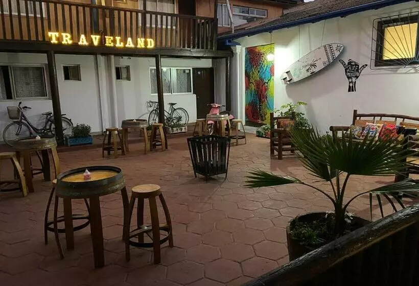 هتل Hostal Traveland