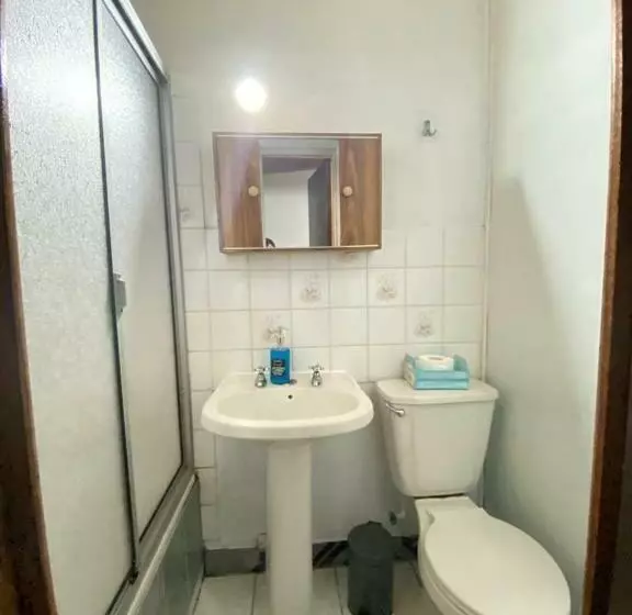 هتل Hostal Traveland