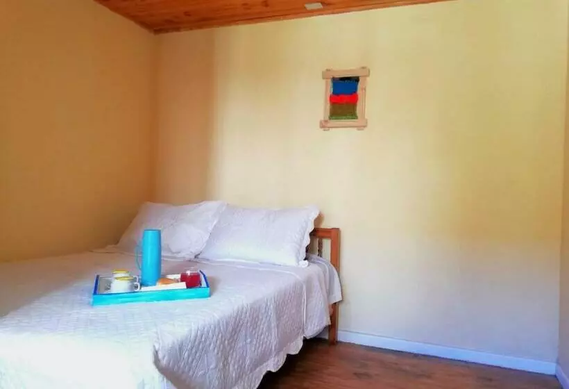 هتل Hostal Traveland