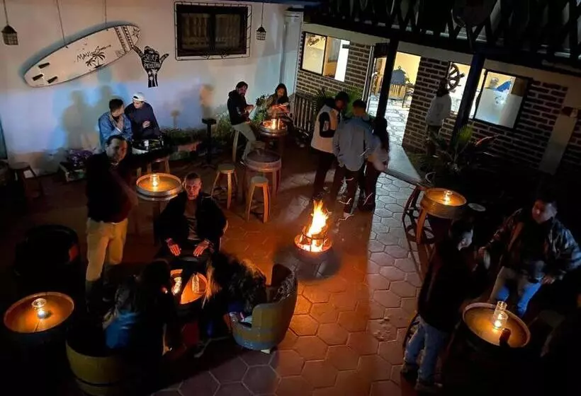 هتل Hostal Traveland