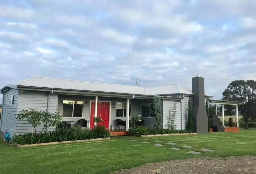 ホテル Kinloch Cottage Renovated To New On Daisy Hill Vineyard