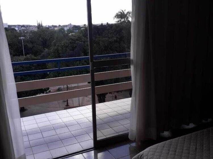 בית מלון כפרי Serrador