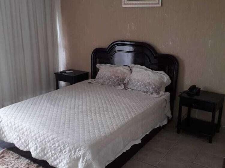 בית מלון כפרי Serrador