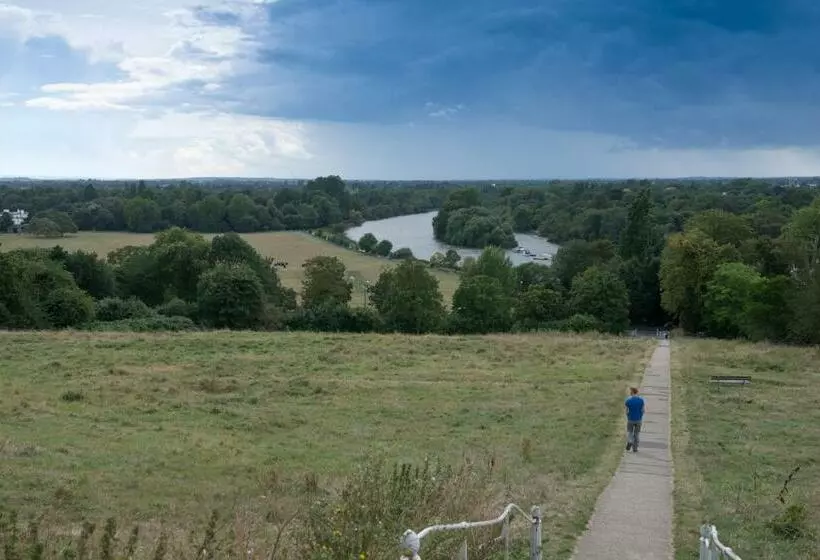 Retkeilymaja Rose Of York