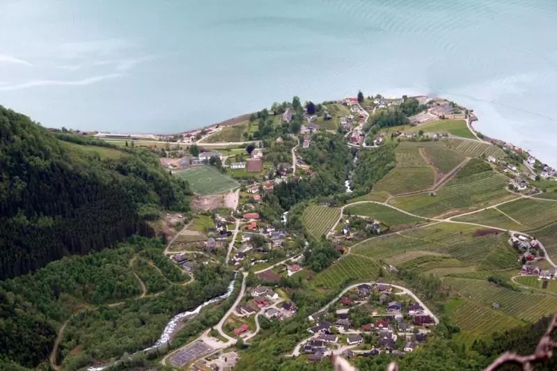 Retkeilymaja Ullensvang Gjesteheim