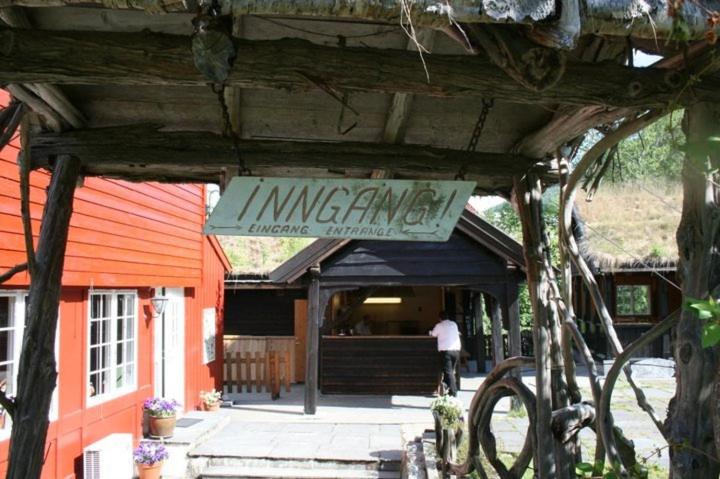 ユースホステル Ullensvang Gjesteheim