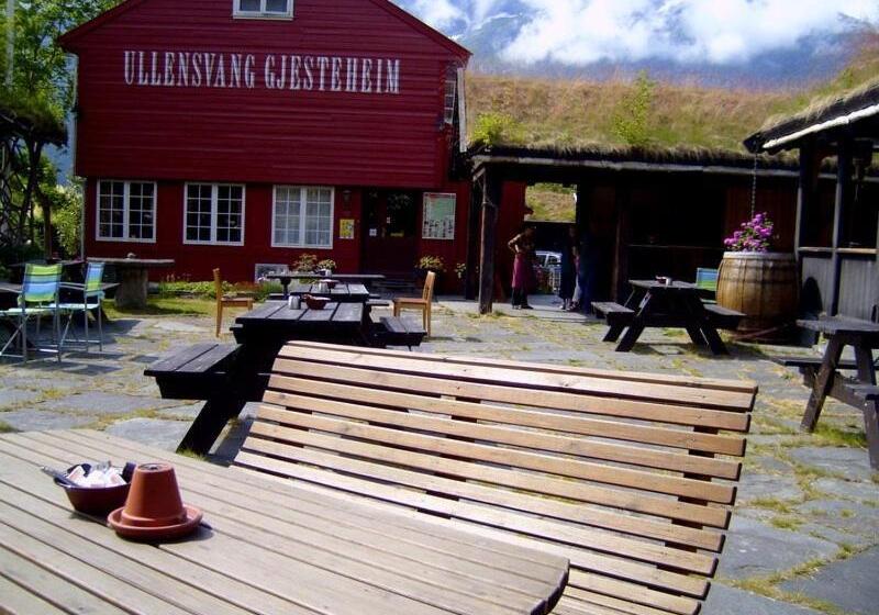 ユースホステル Ullensvang Gjesteheim