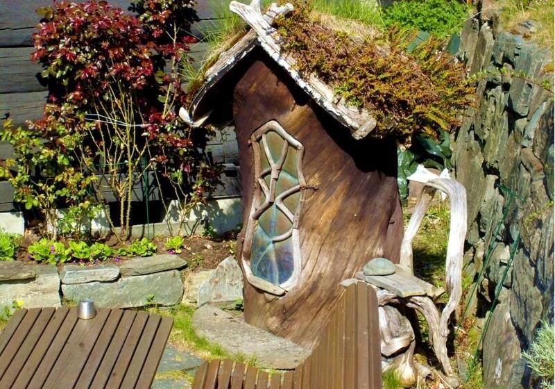 ユースホステル Ullensvang Gjesteheim