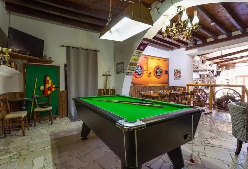 Antonia Studios