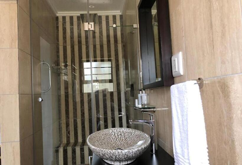 Coral Beach Bed & Breakfast