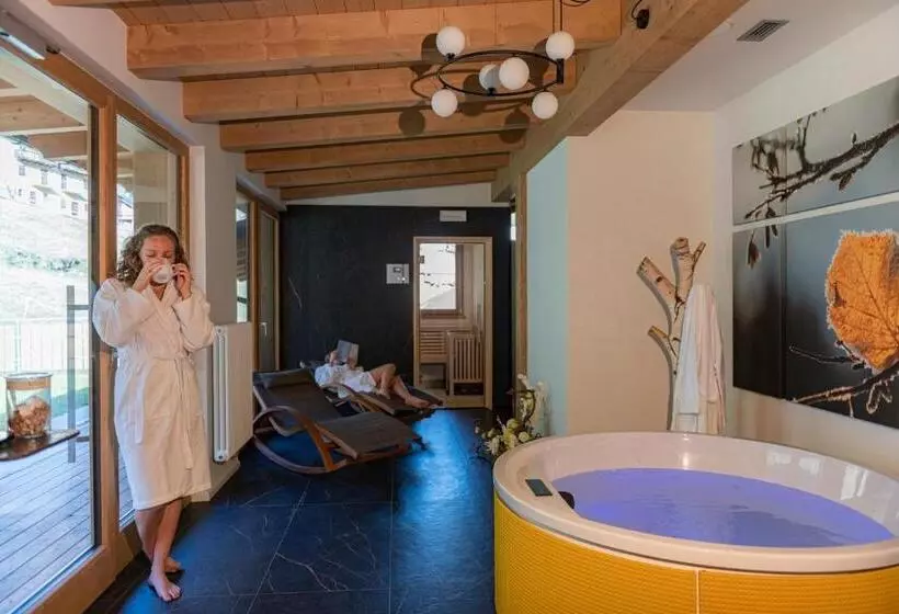 ホテル Albergo Alpino