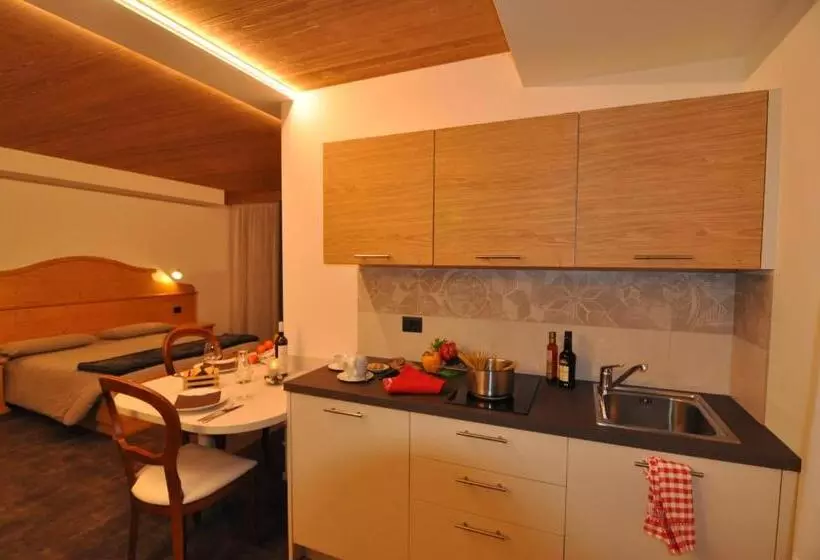 ホテル Albergo Alpino