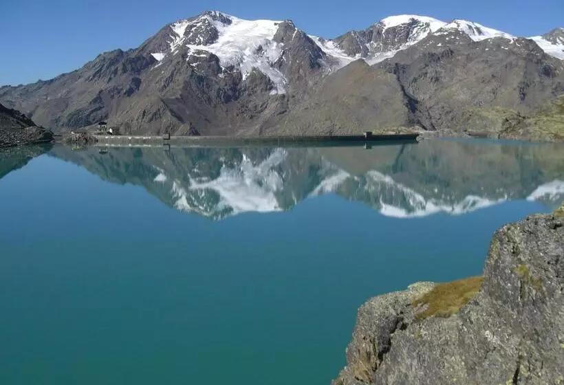 ホテル Albergo Alpino