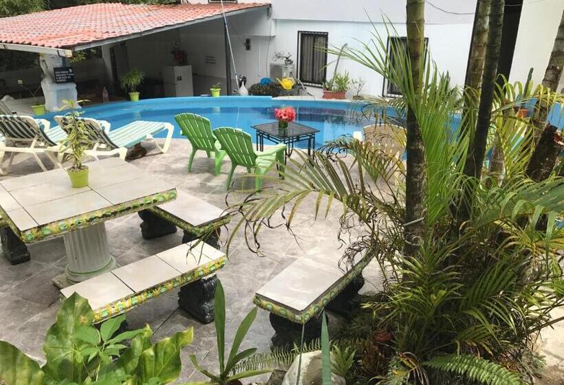 בית מלון כפרי Cabinas Cafe Del Mar