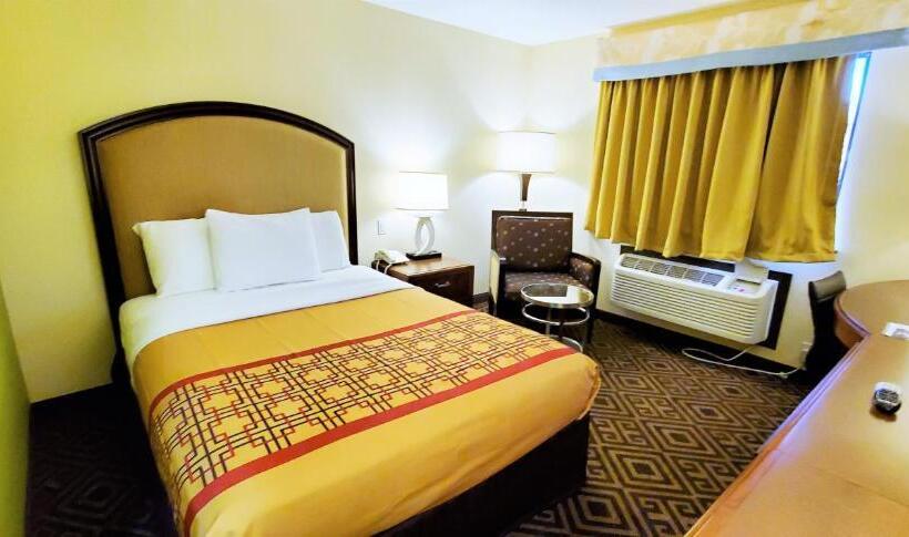 מוטל Travel Inn And Suites Sikeston Miner I 55 Exit 67