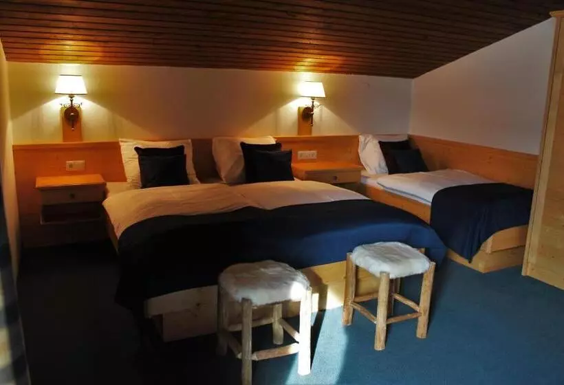 ペンション Alpenzeit