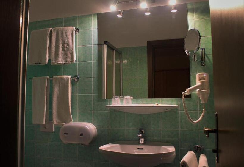 بنسيون Alpenzeit