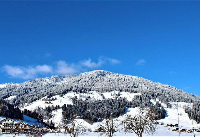 بنسيون Alpenzeit