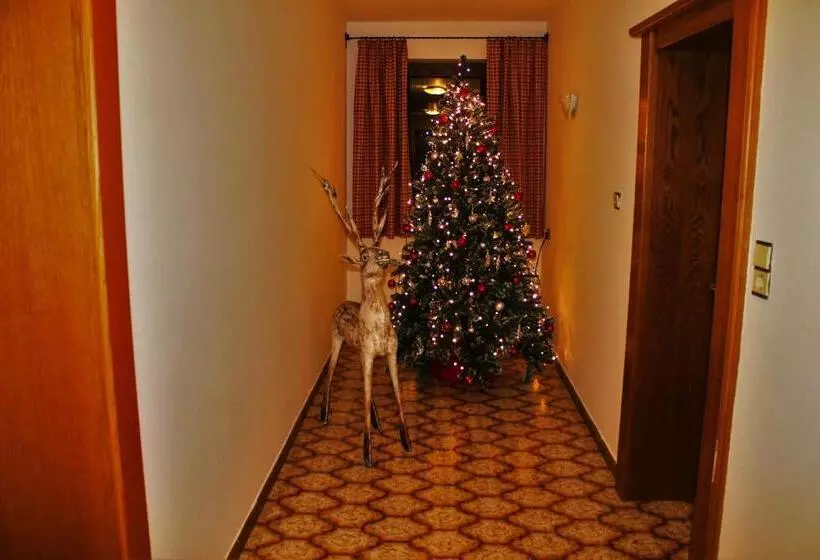 ペンション Alpenzeit