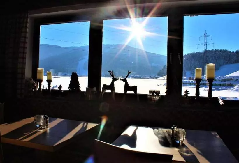 ペンション Alpenzeit