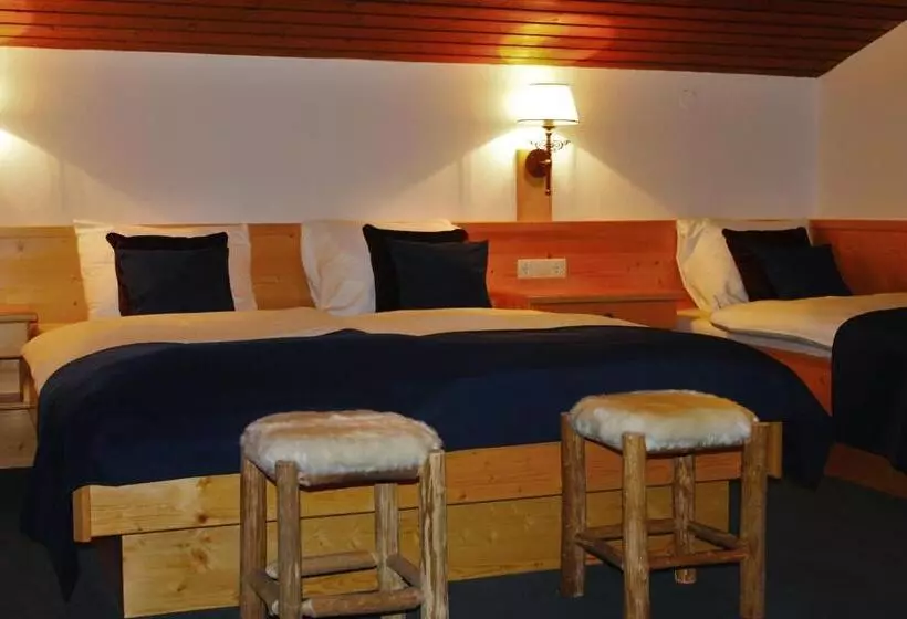 ペンション Alpenzeit