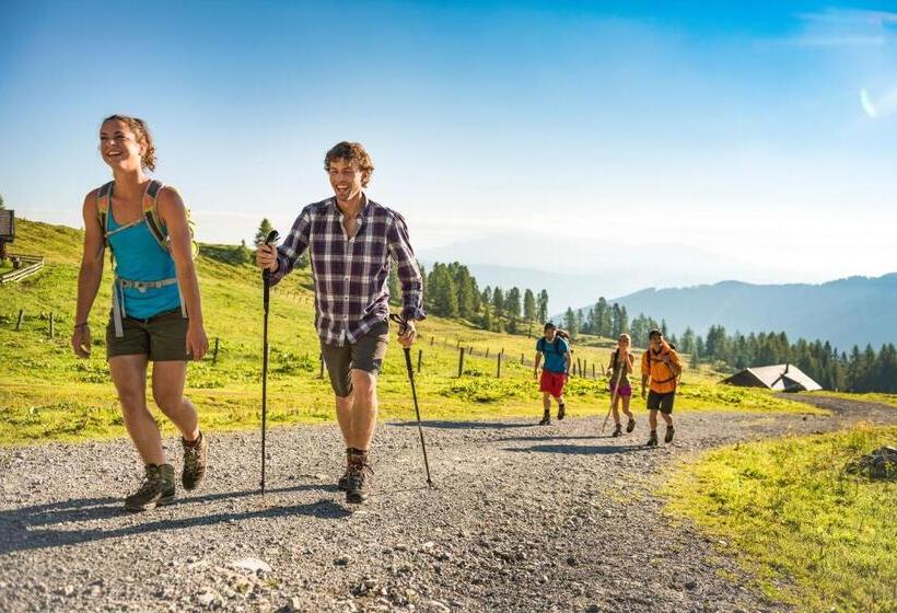 بنسيون Alpenzeit