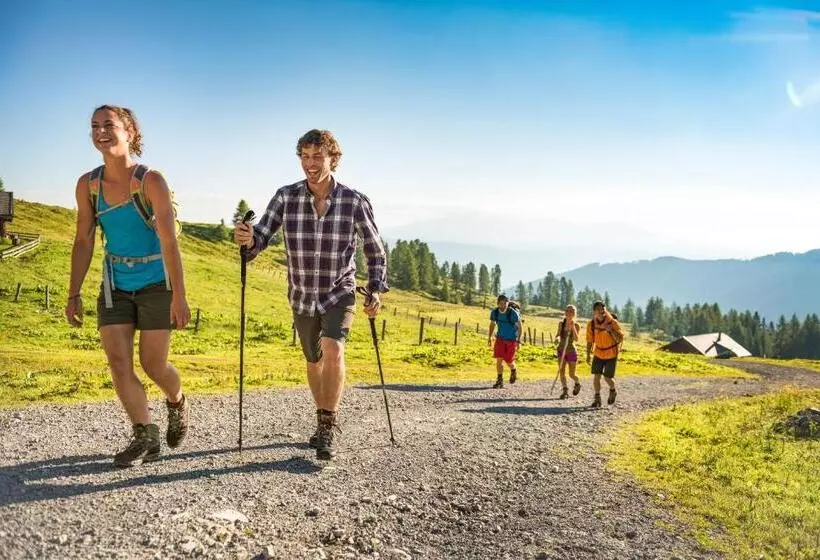 ペンション Alpenzeit