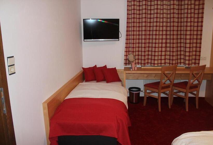 بنسيون Alpenzeit