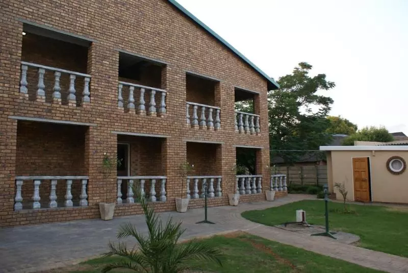 Airport Inn Bed And Breakfast