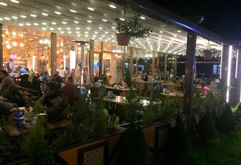 استراحتگاه Inanlar Garden Hotel & Bungalow