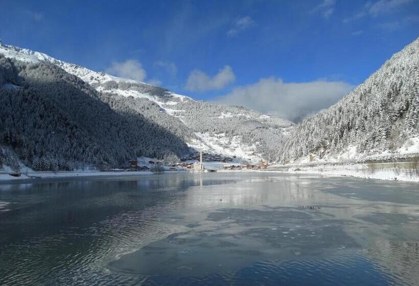 استراحتگاه Inanlar Garden Hotel & Bungalow