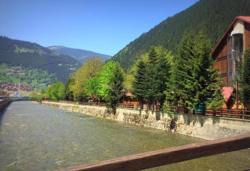 استراحتگاه Inanlar Garden Hotel & Bungalow