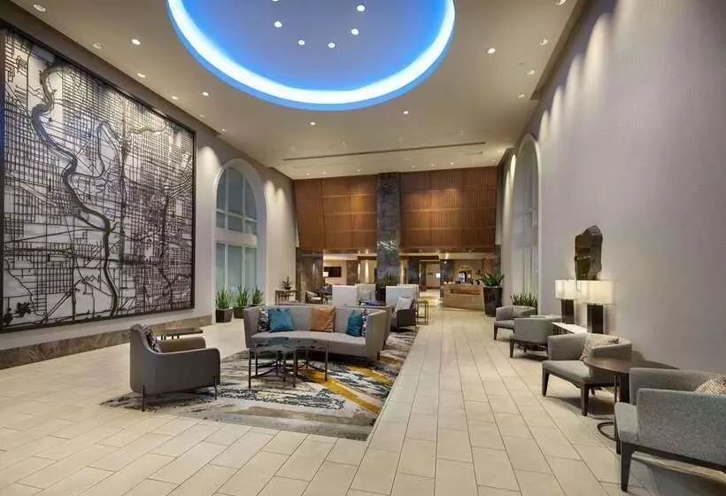 Hilton Indianapolis Hotel & Suites