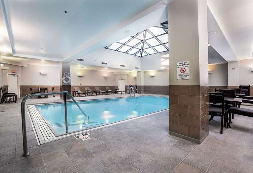 Hilton Indianapolis Hotel & Suites