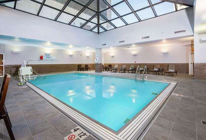 Hilton Indianapolis Hotel & Suites