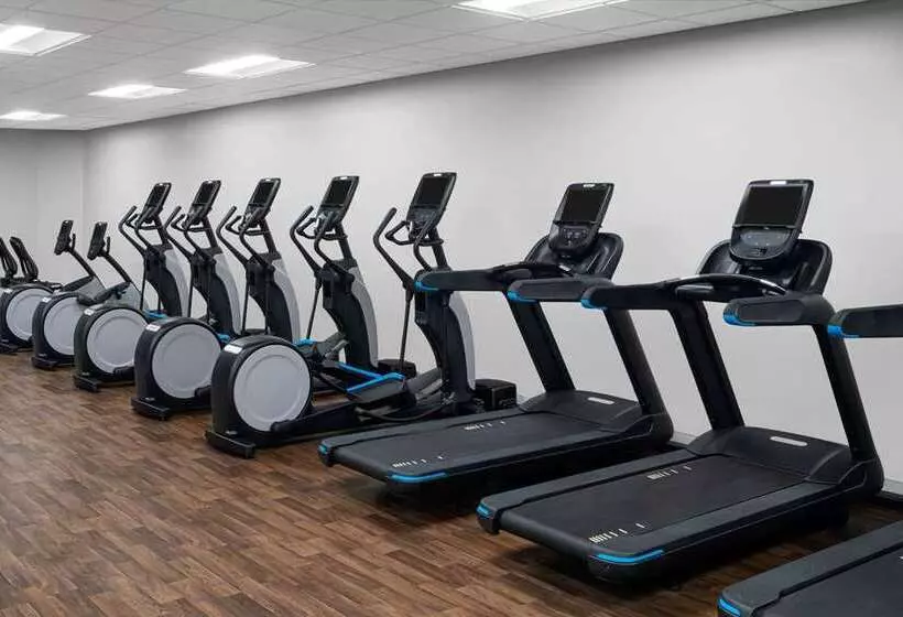 Hilton Indianapolis Hotel & Suites