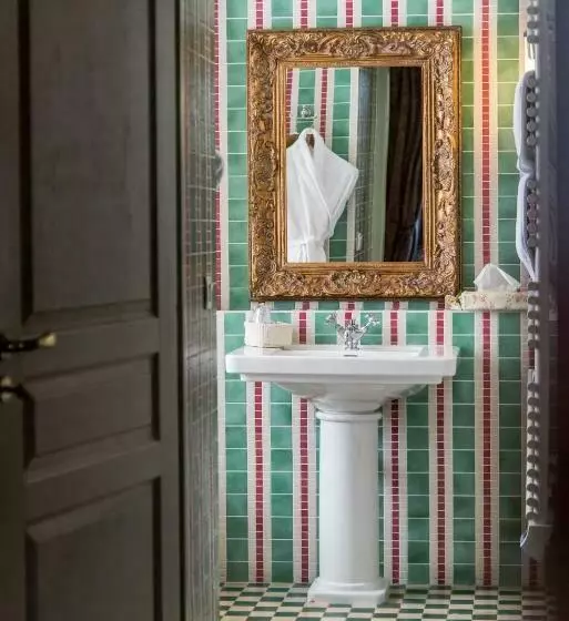 Отель Château De La Tour Du Puits