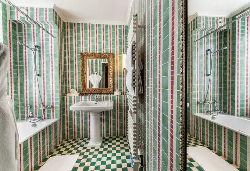 Отель Château De La Tour Du Puits