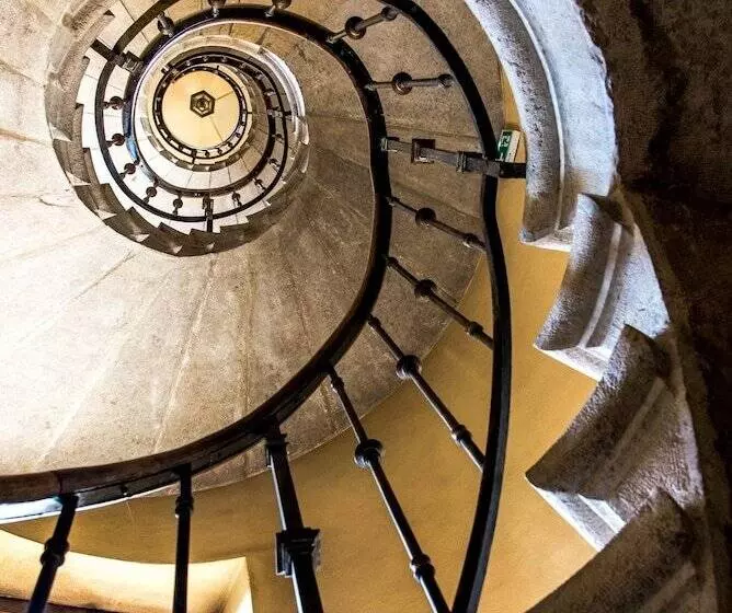 Отель Château De La Tour Du Puits