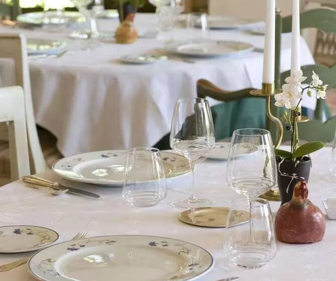 Отель Château De La Tour Du Puits